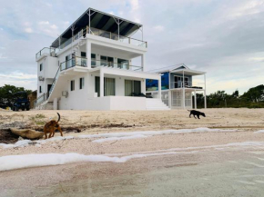 Villas Secreta Beachfront Resort